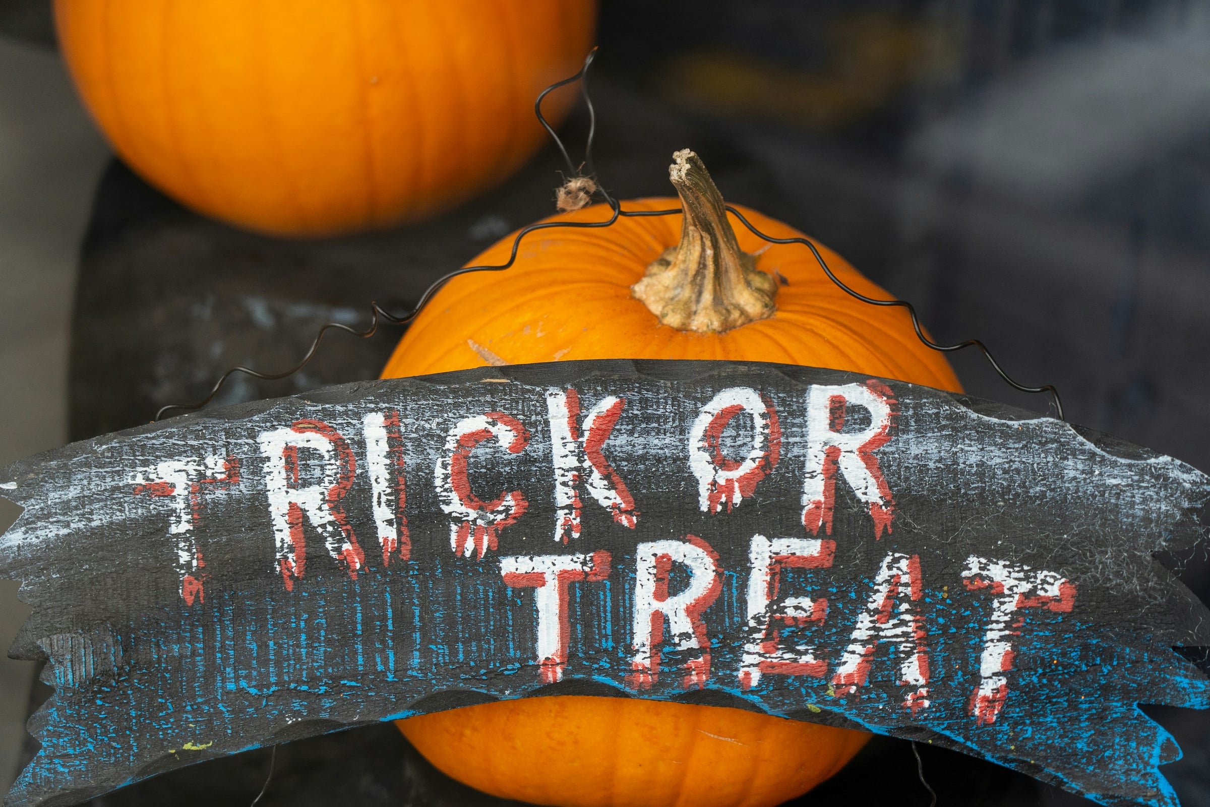 Five simple ways to support your child's speech, language, and social communication this Halloween, plus a trick-or-treat social story handout.